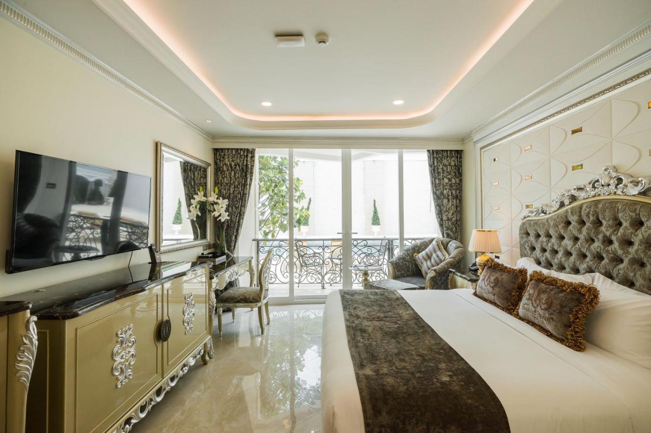 Lk Emerald Beach - Sha Extra Plus Pattaja Kültér fotó A bedroom at the hotel