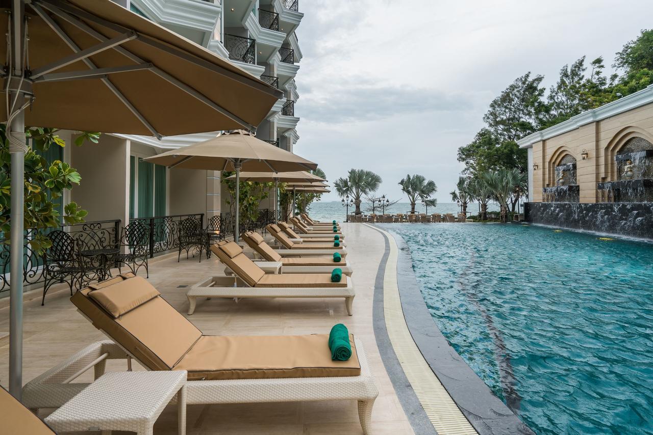 Lk Emerald Beach - Sha Extra Plus Pattaja Kültér fotó Pool at The Royal
