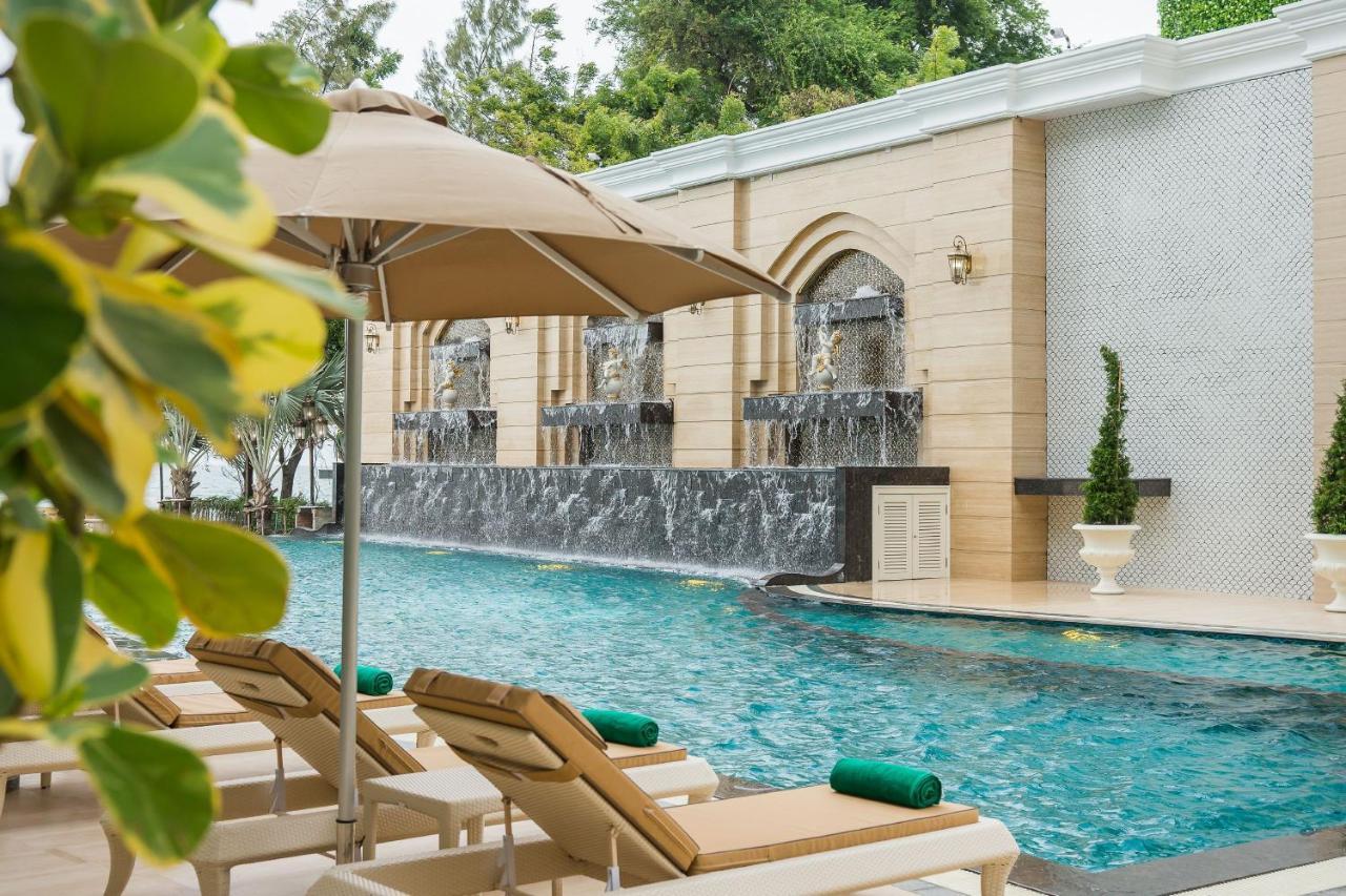 Lk Emerald Beach - Sha Extra Plus Pattaja Kültér fotó The swimming pool at The Park, Hyderabad