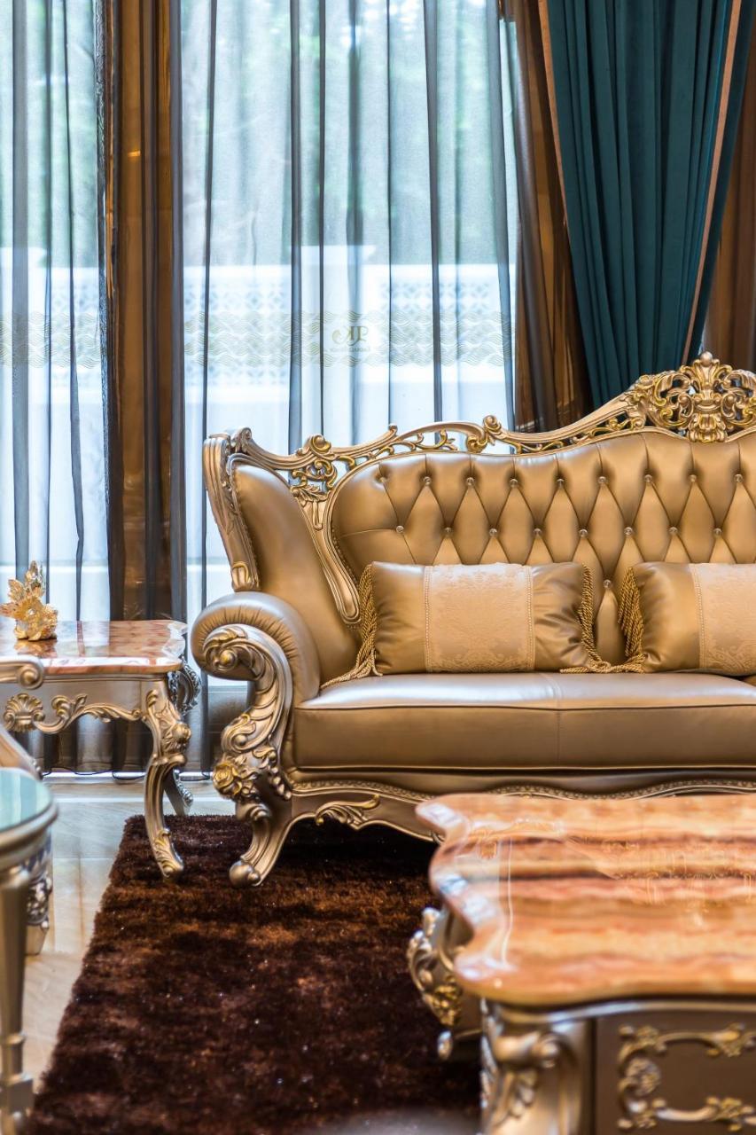 Lk Emerald Beach - Sha Extra Plus Pattaja Kültér fotó A leather sofa